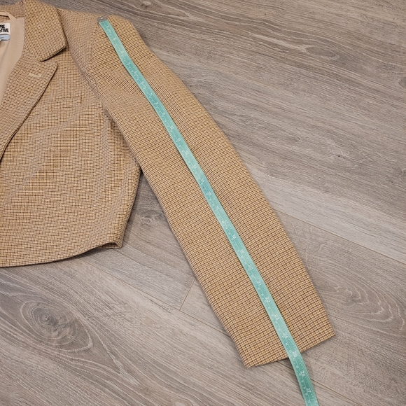 New Women's Long Sleeve Plaid Cropped Style Blazer size L Polyester - Wool blend - Picture 7 of 9